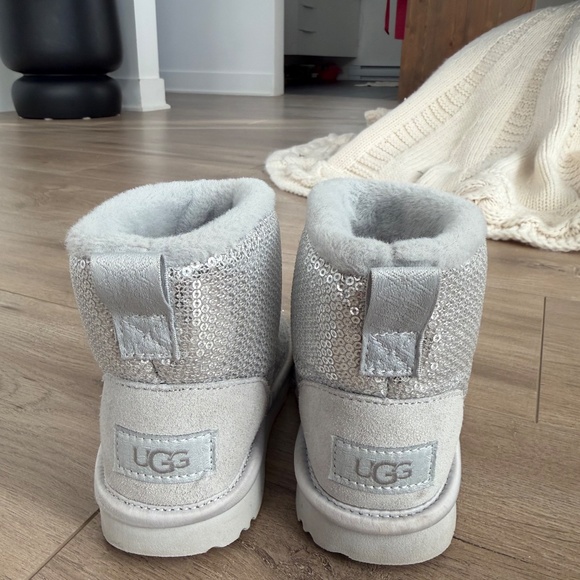 UGG boots kids - Picture 2 of 3